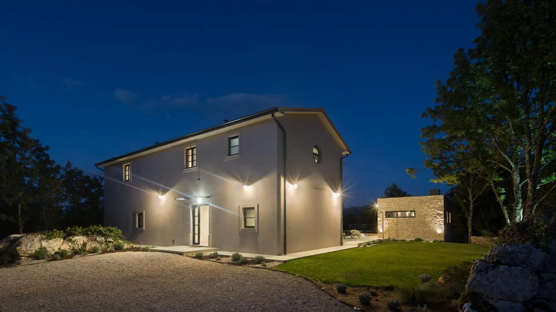 Villa Mons Caldera For 10 People With 40 M2 Infinity Heated Pool & Kids Playground Kršan 0*,