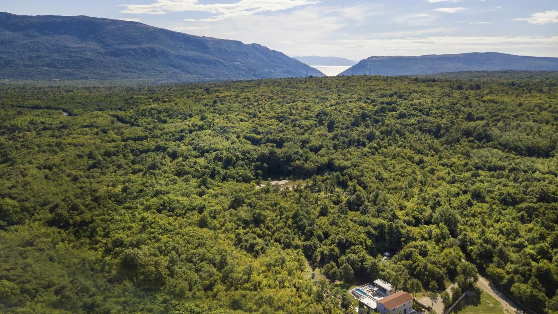 Villa Mons Caldera For 10 People With 40 M2 Infinity Heated Pool & Kids Playground Kršan